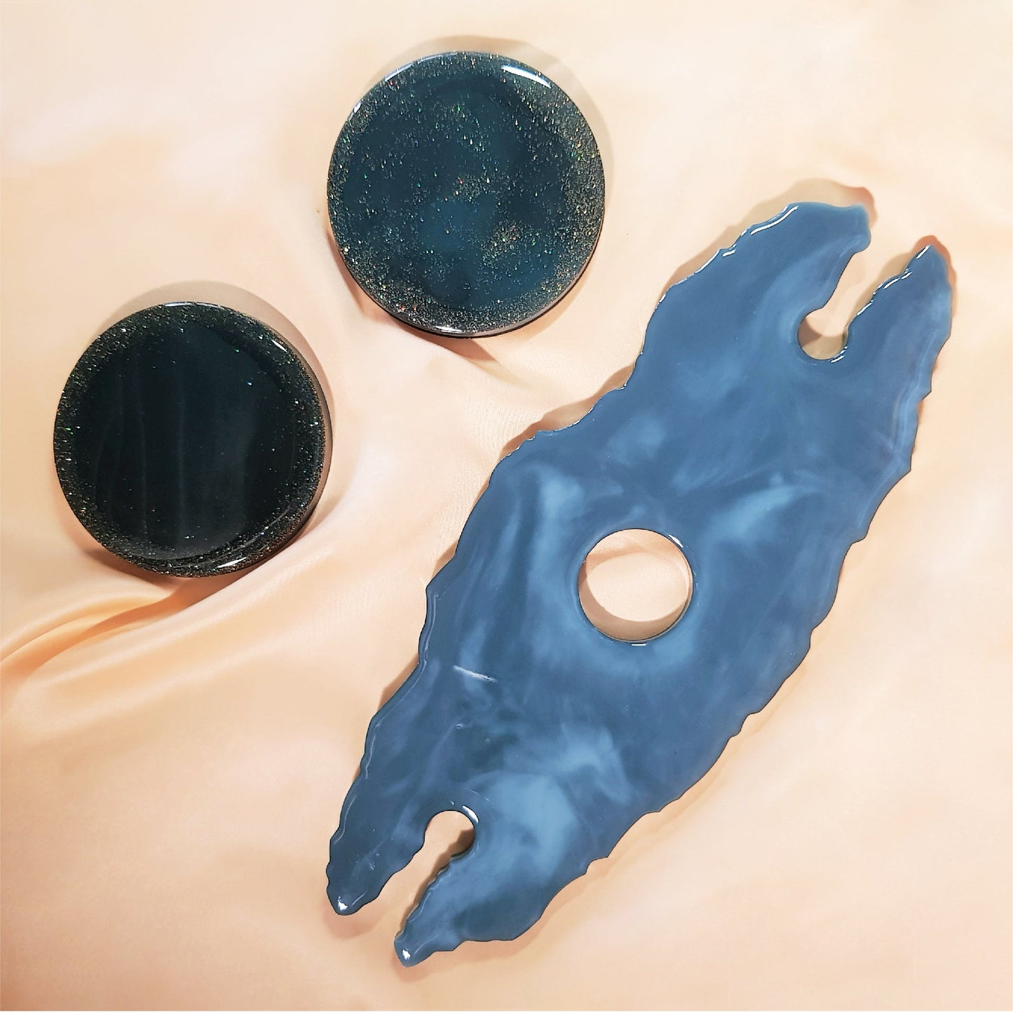 Biru Wine Glass Holder
